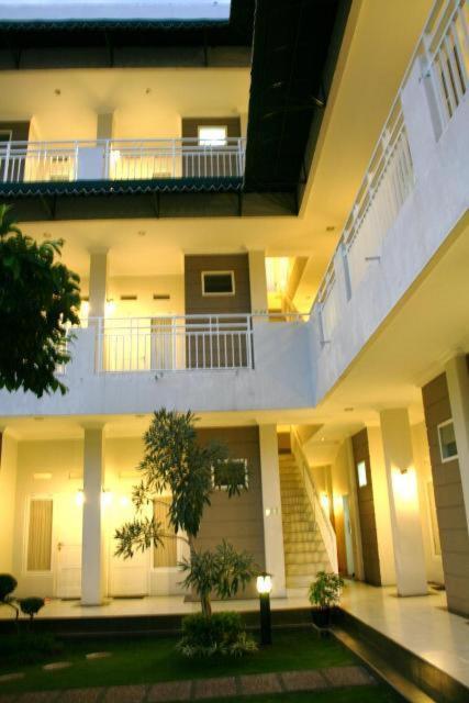 The Sriwijaya Hotel - Halal Hotel Padang  Exterior photo