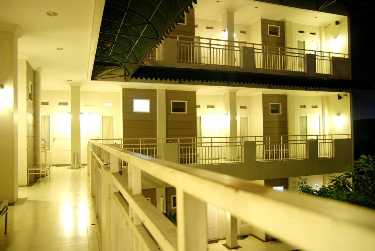 The Sriwijaya Hotel - Halal Hotel Padang  Exterior photo